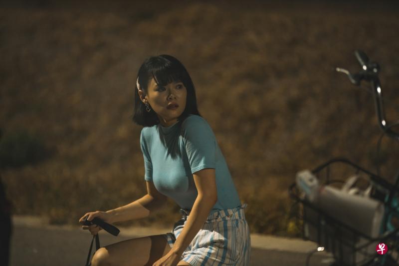 胡佳琪在《开夜车》饰演到闹鬼地方探险的网红。（嘉华提供）