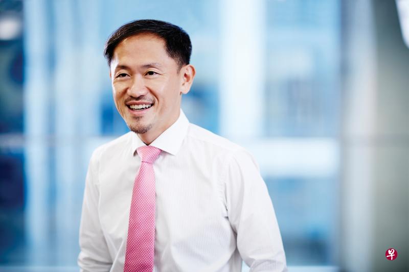 报业控股副执行长陈康威对各种语文报纸上网后，成功扩大受众群体这一重大进展，感到特别自豪。（档案照片）