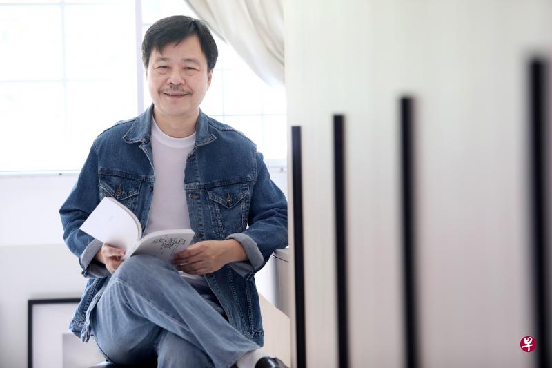 谢裕民平均三年交出一部长篇小说，是新华文学长篇小说健将。