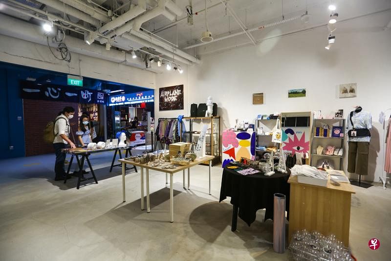  "Airplane Mode" 艺术市集为本地新兴独立品牌与年轻艺术家提供平台展现原创作品。