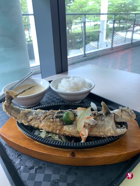 鯖鱼套餐（$5）分量十足。（陈映蓁摄）