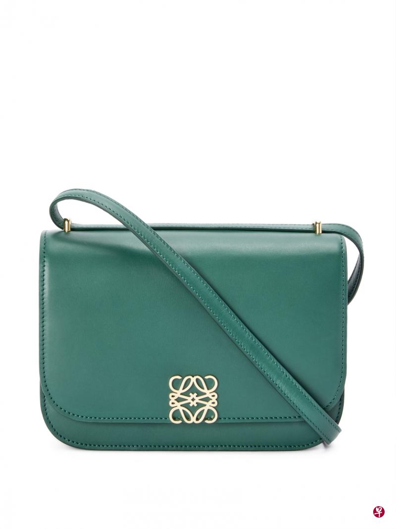 Loewe全新Goya包款方正中透露时髦。
