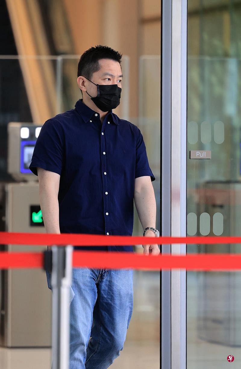 洪鼎良的儿子洪启明昨天出席验尸庭针对洪鼎良死因展开的研讯。（唐家鸿摄）