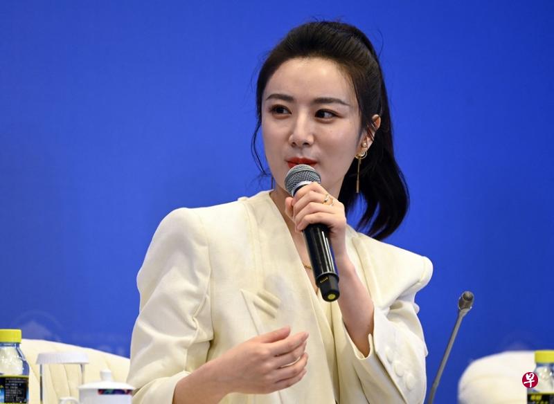 中国直播带货界“一姐”薇娅偷逃税、少缴税额7.03亿元人民币，令很多中国人感叹几辈子都见不到那么多钱。（法新社）