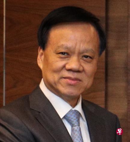 正值“当打之年”的重庆市委书记陈敏尔（左）和上海市委书记李强（右），都是下届中共政治局常委的热门人选。（档案照片／互联网）