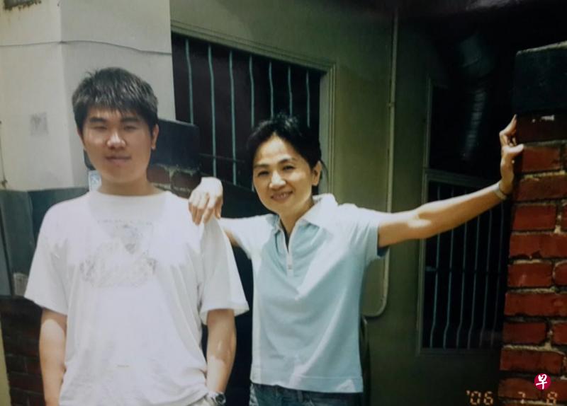 凤飞飞当年为了陪伴儿子成长，毅然引退。（互联网）