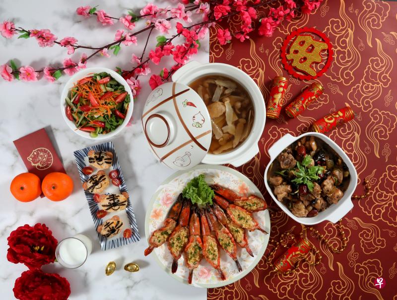 早报乐活团队制做的虎年年菜上场啦，八珍玉食，卖相讨喜，赋予食物吉祥意涵。