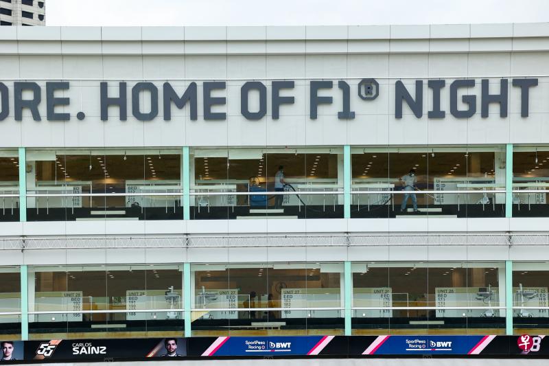 F1维修站大楼在疫情中被用作接收冠病病患的设施，八个月后，这里将恢复原用途。（档案照片）