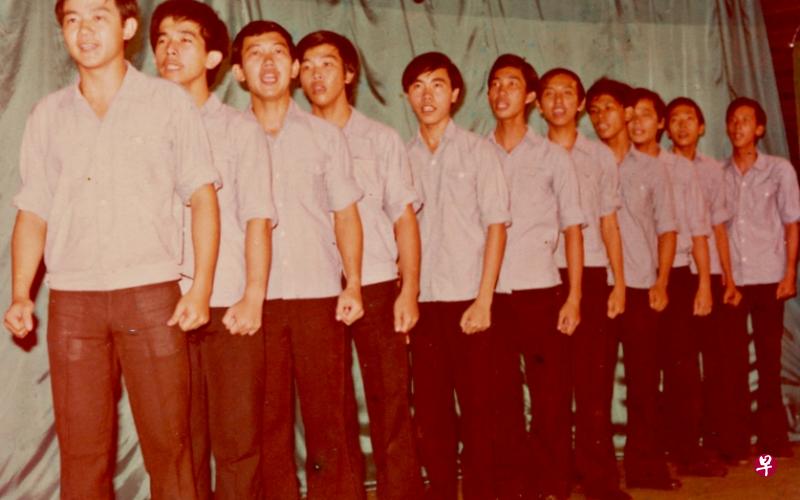 1978年新加坡工艺学院中文协会迎新会男声小组合唱。