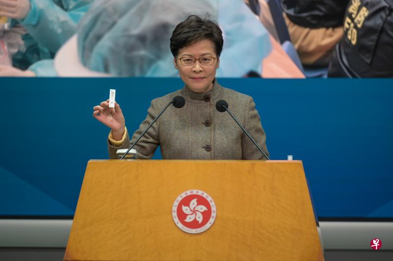 香港特区行政长官林郑月娥昨天在记者会上表示，香港冠病疫情日趋严峻，港府将推行一系列措施加强检测，包括重设“火眼实验室”以及推行全民快速检测等。（中新社）
