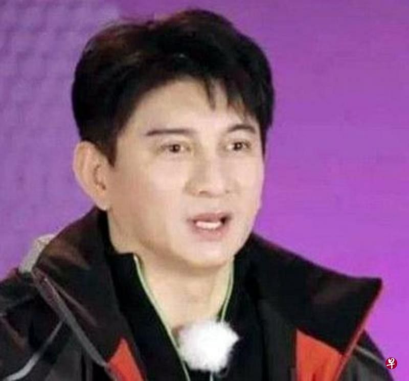 吴奇隆（左图）与张信哲（右图）近期曝光，被网友认为脸太圆了。