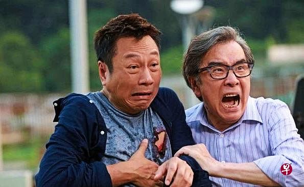 姜大卫（右）在2018年无线剧《逆缘》中饰演黎耀祥（左）的爸爸。（互联网）