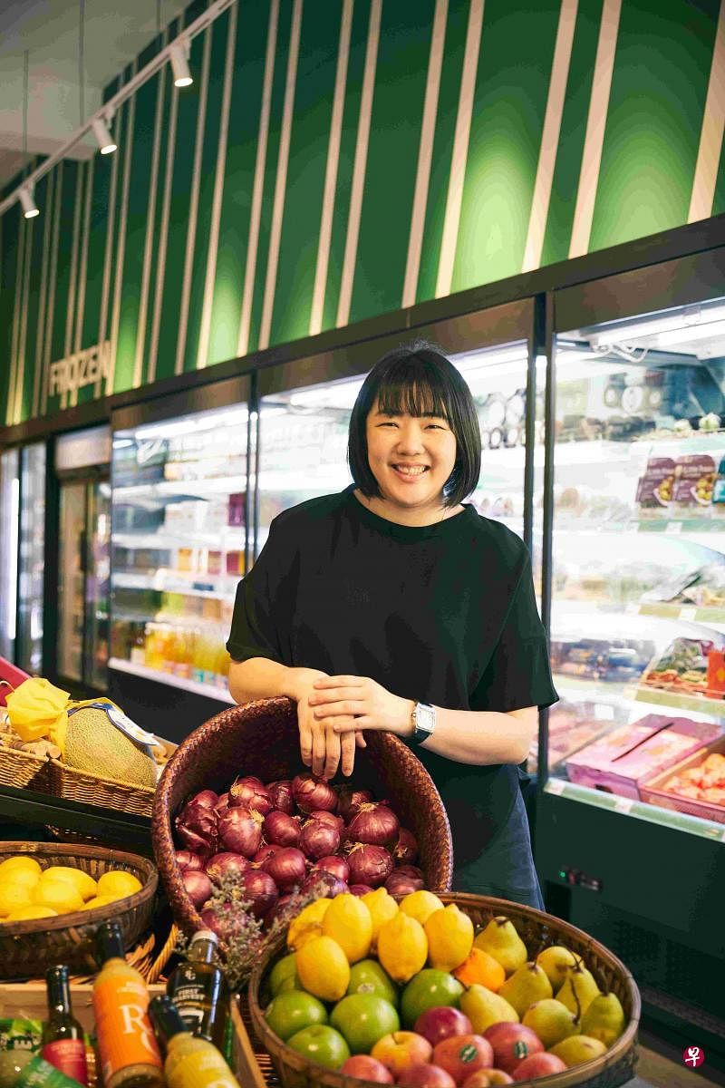为了确保超市的产品物有所值，冯钰婷直接向澳洲的农场引进食材，把省下来的费用回馈给顾客。（受访者提供）