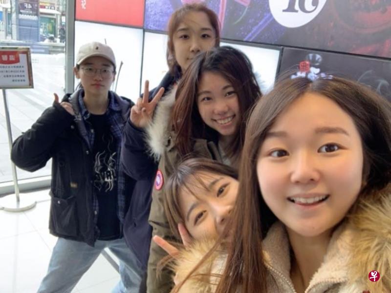 一开始在清华快乐和焦虑的交接，因为他们的出现成了如今的快乐和安宁的溶解（图包括部分“上课摸鱼群”成员）。（作者提供）