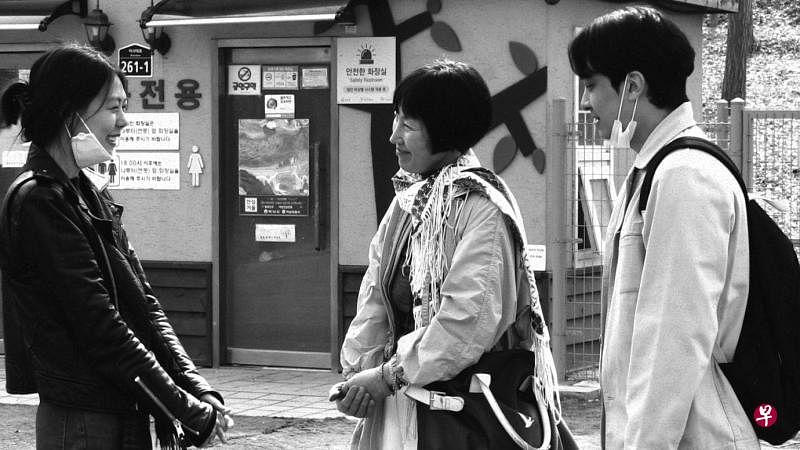 《小说家的电影》由金敏喜（左）主演。（互联网）
