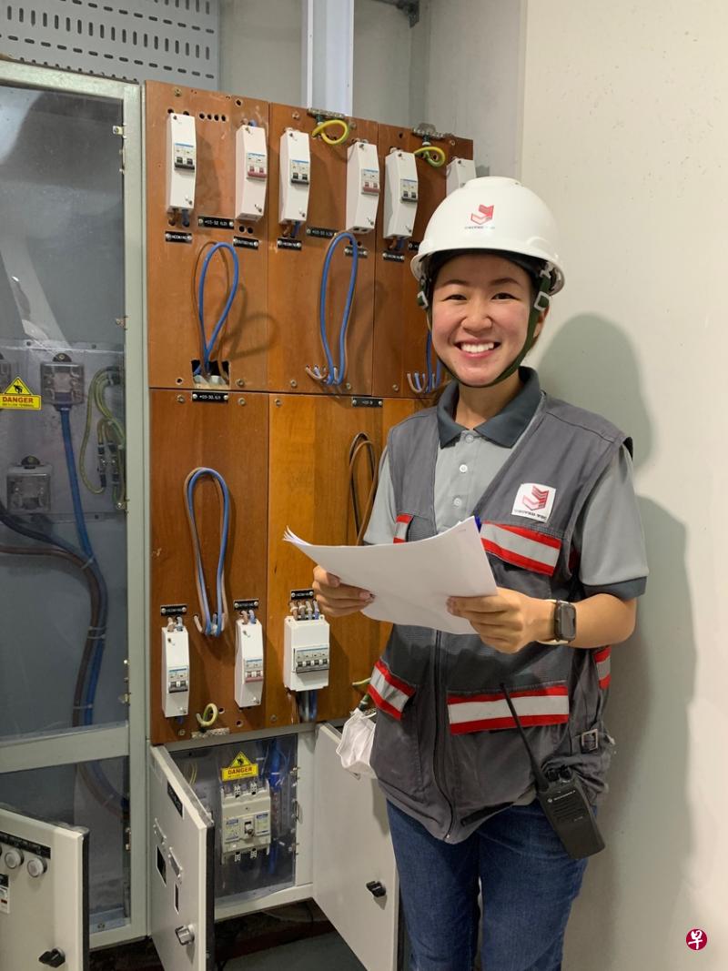 林家华希望打破人们对建筑业的刻板印象，吸引更多本地年轻女性加入。（受访者提供）