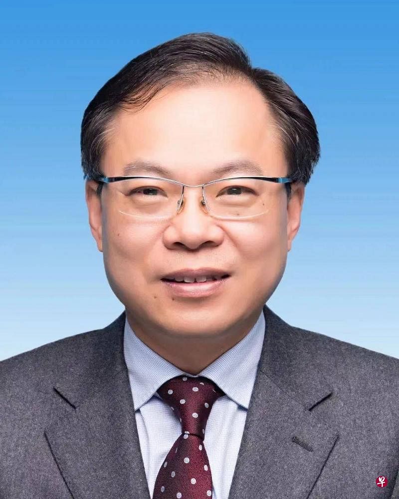 　55岁的重庆市原副市长陈金山，则出任中共上海市委常委。（互联网） 
