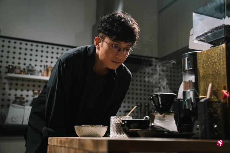 陈山聪在《金宵大厦2》中饰演咖啡店店主Maurice。