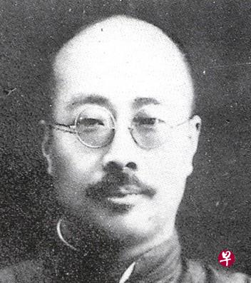 1930年代的中年周作人，写《五十自寿诗》时候，神情怡然，略有讽世味道。