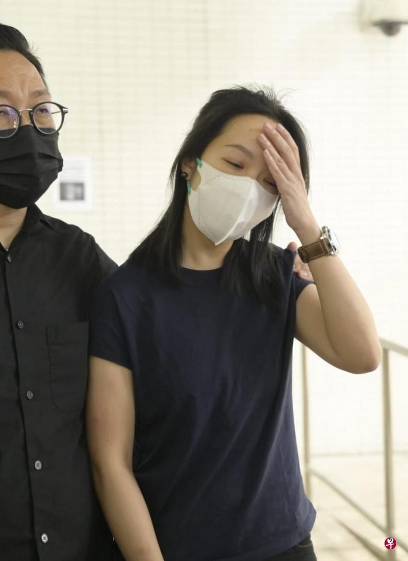 曾江的女儿曾慕雪昨早与丈夫抵达殓房办理认尸手续。（星岛日报图）