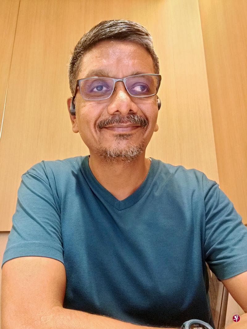 迈赫什六年前因为个人兴趣开始进行淡米尔文和英文之间的文学翻译。他希望更多有能力者加入民译达计划，集思广益提高本地翻译水平。（受访者提供）
