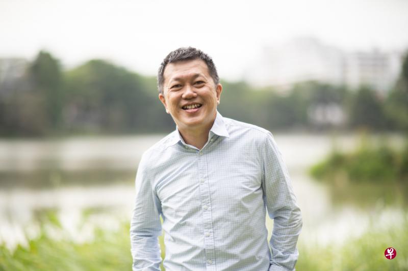 诗人语凡以本名曾国平出新诗集《查无此人》，探讨父子关系。（档案照）