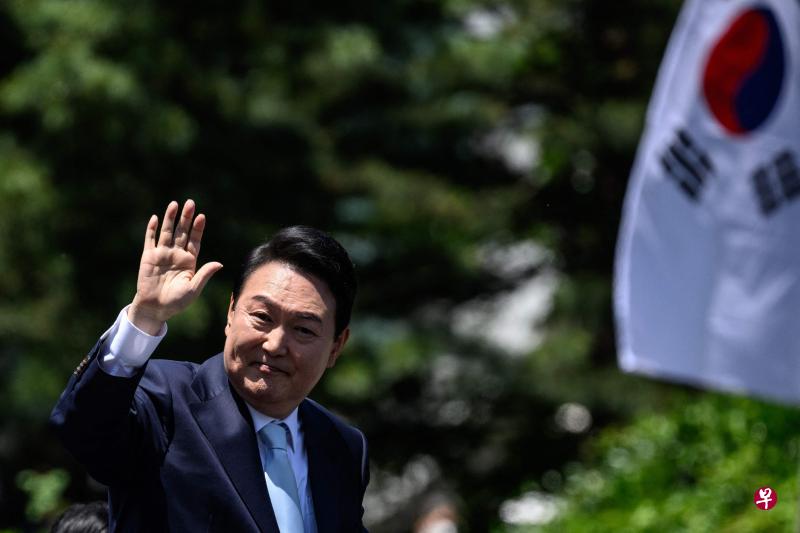 韩国舆论认为，尹锡悦是政治素人，长期当检察官，他不会利用立法权力为一群人谋取利益，相信不会成为“一个党派的领袖”。（法新社）