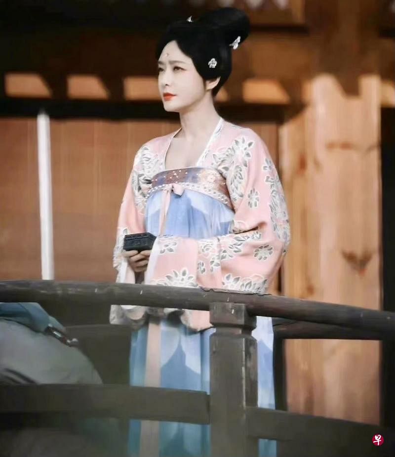 秦岚在《隐娘》演第一女刺客。