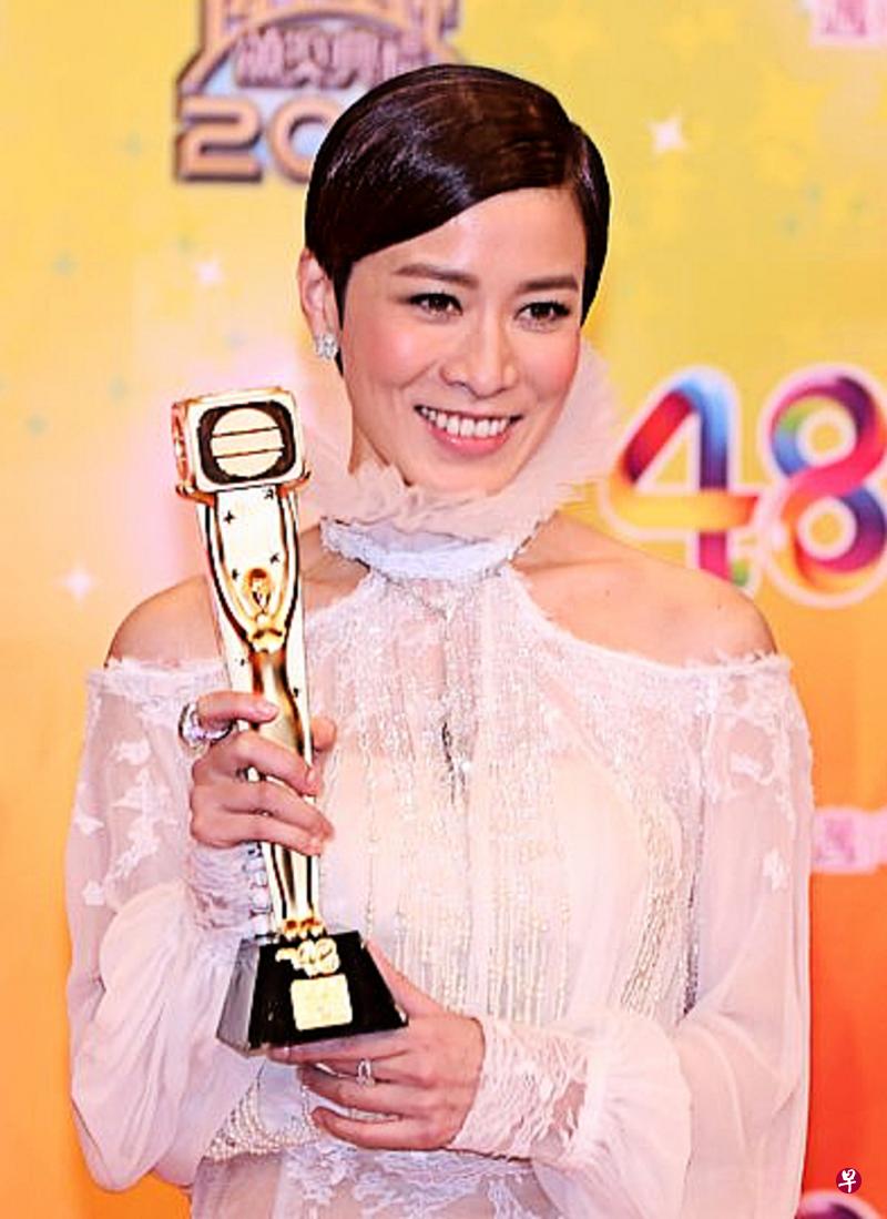 佘诗曼（左图）2014年凭《使徒行者》二度夺无线视后。胡杏儿（中图）2011年凭《万凰之王》获封无线视后。蔡少芬（右图）是1991年港姐季军。