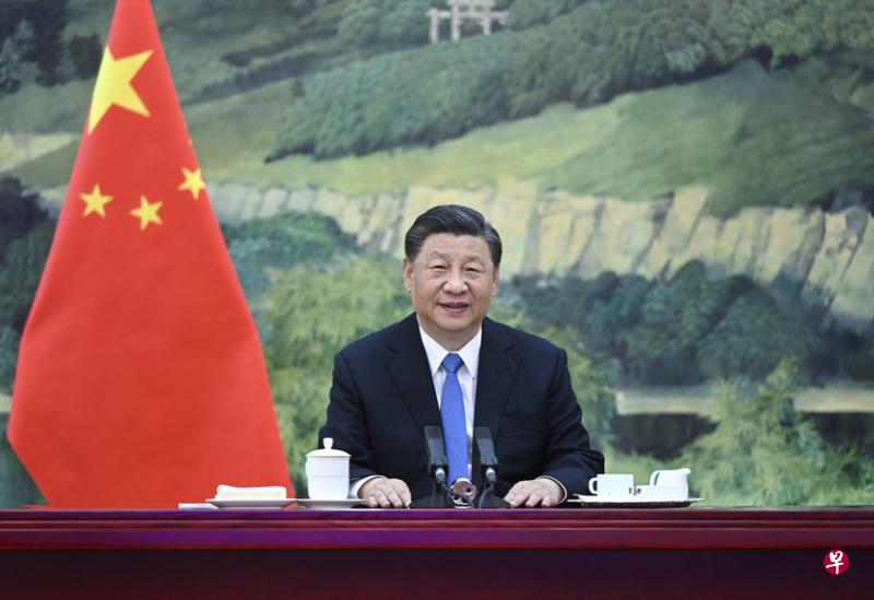 习近平昨天向巴切莱特阐述中国致力“全方位维护和保障人权”的原则立场。（新华社）
