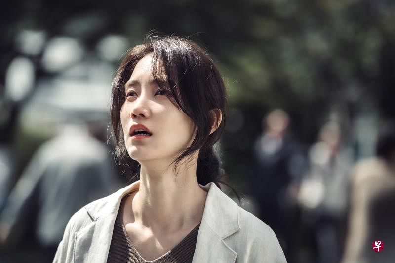 申铉彬在新作《怪异》演出时，得幻想自己面对各种超自然现象。