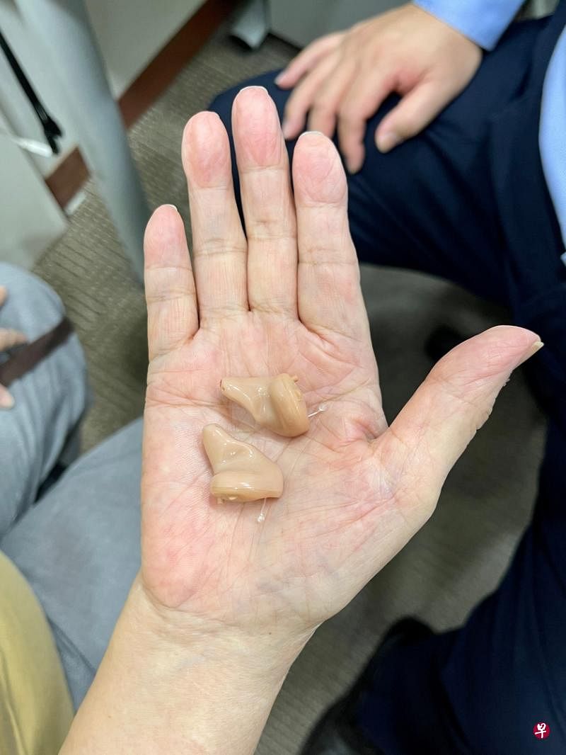 听障者去看诊时，常问听力专家如延迟使用助听器会有什么影响的问题。