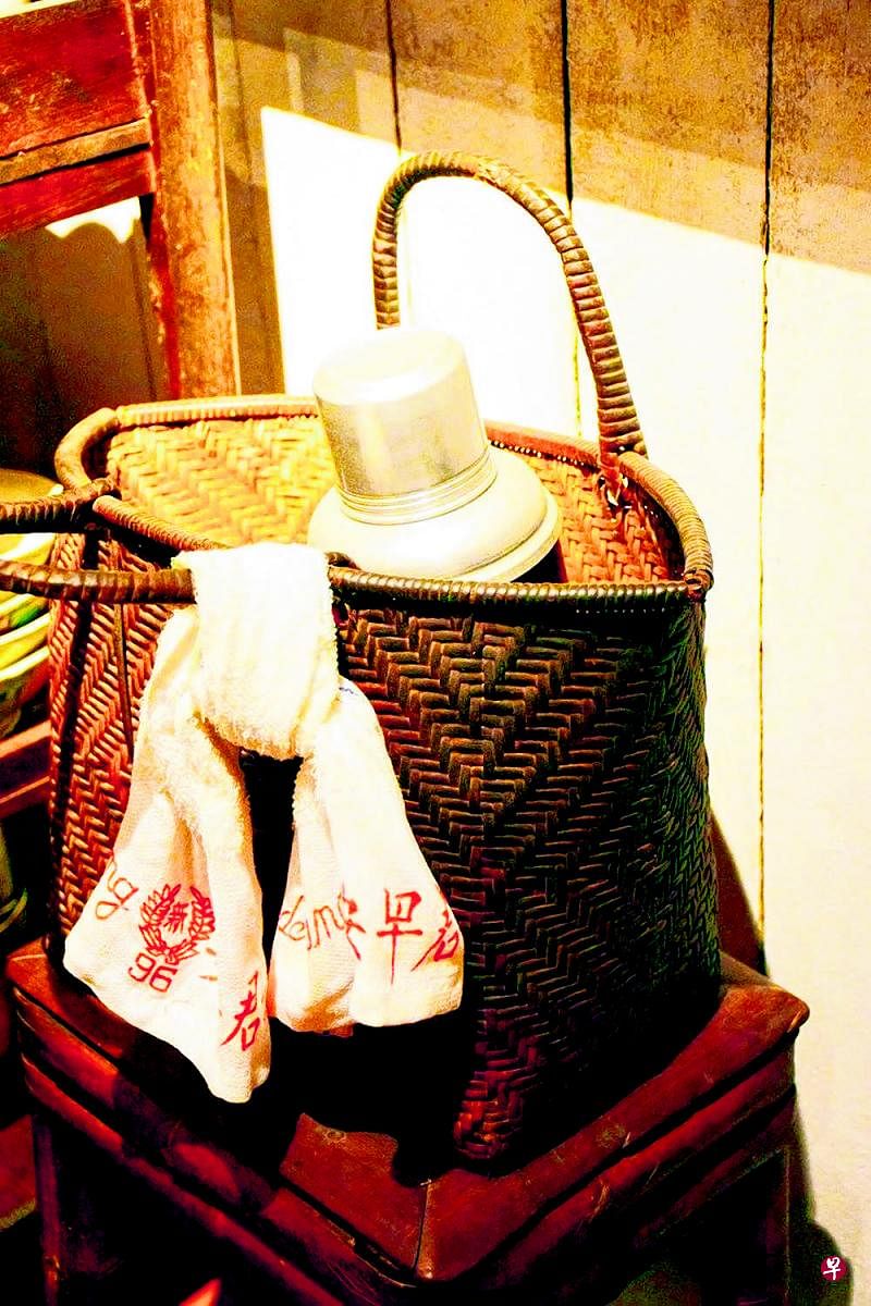 藤箩，廊西婆上船的装备。（余锦盛摄）