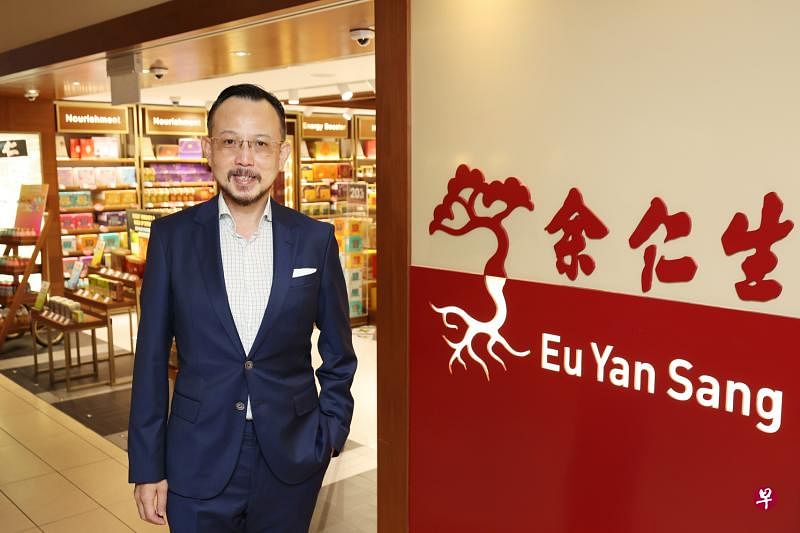 ▲新上任余仁生集团总裁的黃皓经目前正在探索透过线上销售或分销商协议形式来接触其他市场的消费者，放眼扩展至东南亚之外更大市场。（何家俊摄）