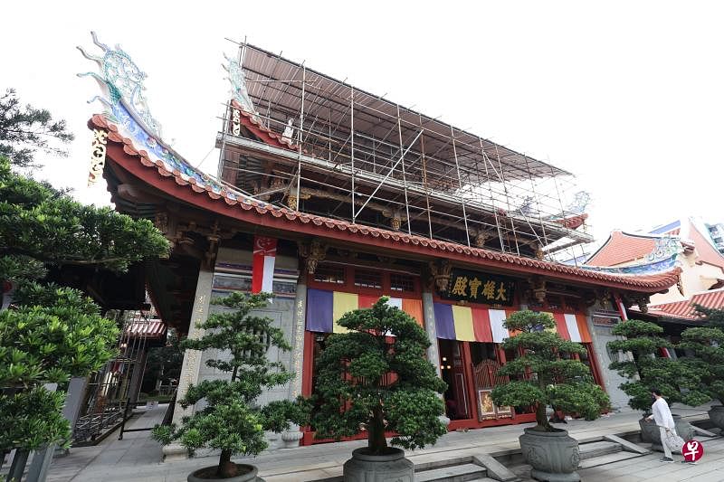莲山双林禅寺大雄宝殿上一次在上世纪90年代大整修时，是参照泉州式屋顶设计风格。（何家俊摄）