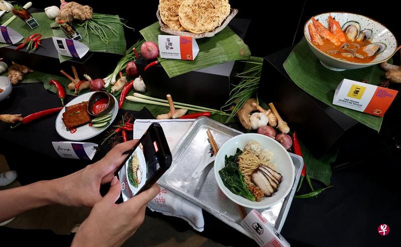 新加坡美食节将在8月底举行，公众可前往美食村品尝各式各样的本地美食。（梁麒麟摄）