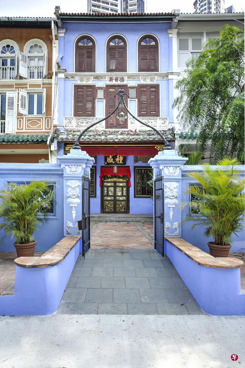 新加坡国立大学敦陈祯禄峇峇屋属于土生华人的历史老屋，这栋历史悠久的房屋透过保存完好的建筑风格和历史文物，让公众可以探索并了解土生华人社群丰富多彩的文化。敦陈祯禄幼女陈金蕊将这栋祖屋捐赠给新加坡国立大学，并陆续捐赠多件文物。已故陈金蕊获当局追颁文化遗产赞助奖。（国大峇峇屋提供）