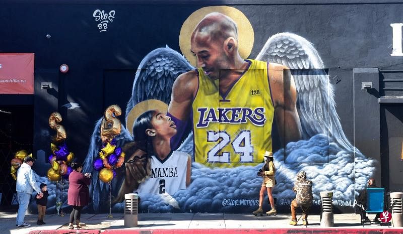 NBA球星布赖恩特和女儿吉安娜因直升机坠毁事故逝世至今已两年半。（法新社）