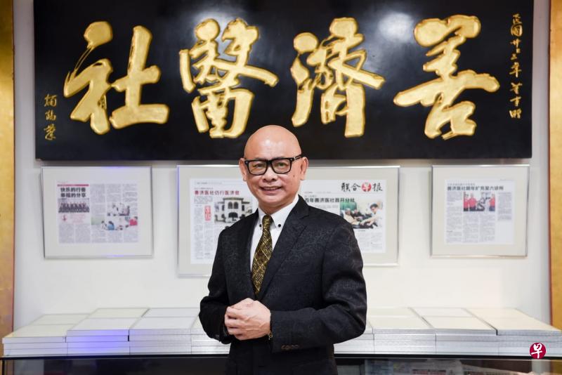 善济医社义务执行主席卓顺发希望能把“爱心奖”的精神推广至东南亚。（档案照片）