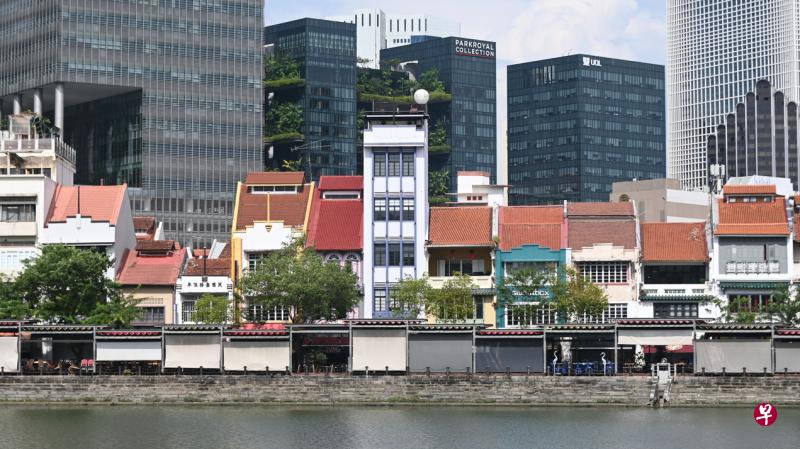 求售的店屋位于驳船码头（中间白色外墙的最高楼）占地1119平方英尺，总楼面积约6446平方英尺，楼高六层。（第一太平戴维斯提供）
