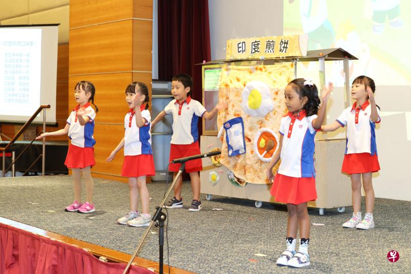 《小小拇指》华语儿歌创作表演比赛已迈入第七个年头，本次比赛以“运动”、“礼貌”和“美食”为主题。（邝启聪摄）