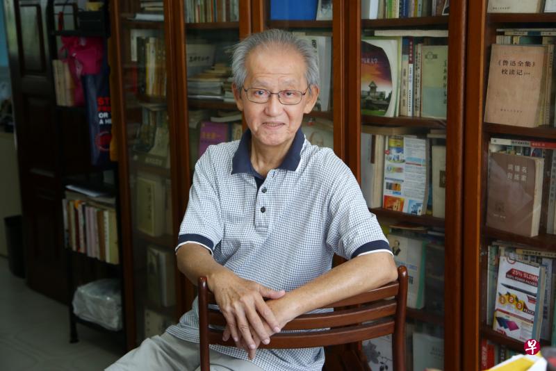 郭坤福是《联合早报》退休编辑组副主任。（陈福洲摄）