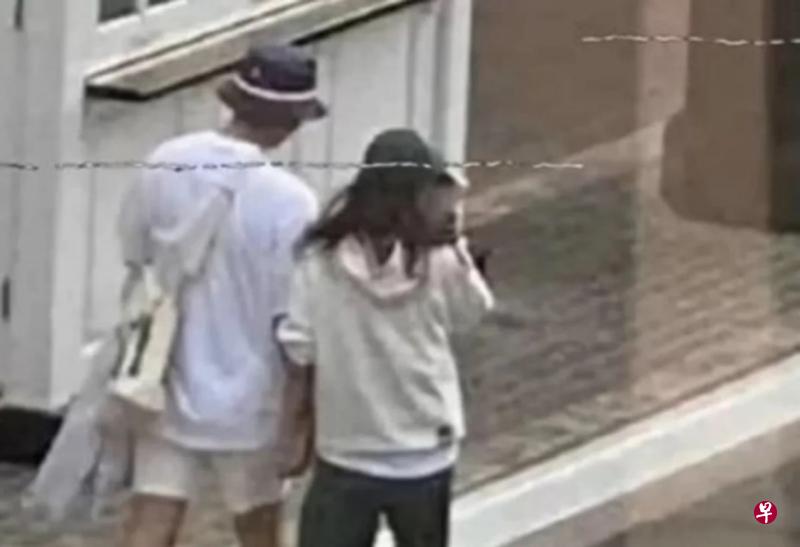 网民将玄彬与孙艺真在美国度蜜月背影画面，误传为宋仲基与金泰梨在巴黎约会。（互联网）