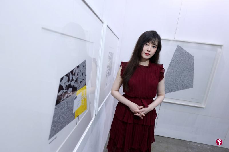 具惠善以宣传大使身份出席新加坡国际美术展，现场展出自己的画作。她说画画是她抒发内心情感的方式。