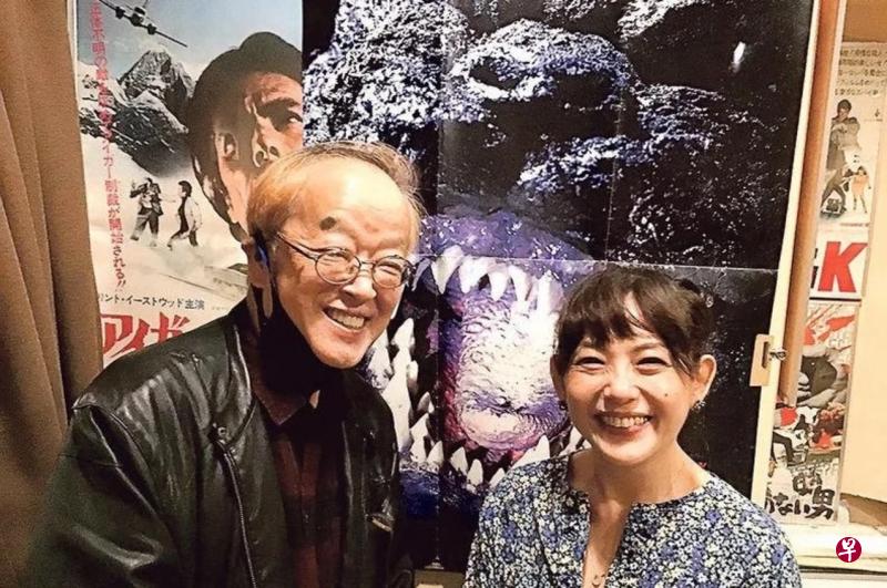 曾在《哥斯拉》饰演拥有超能力少女三枝未希的女星小高惠美（右）在推特发文哀悼大森一树（左）。（互联网）