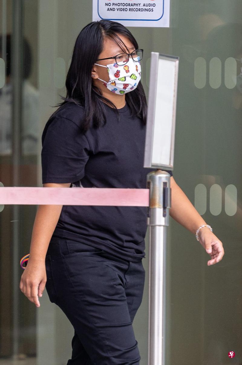 周琪恩案发时在竹脚快速检测中心担任检测助理，被指与邓翔莹一起干案，她将在明年1月出庭认罪。（关俊威摄）
