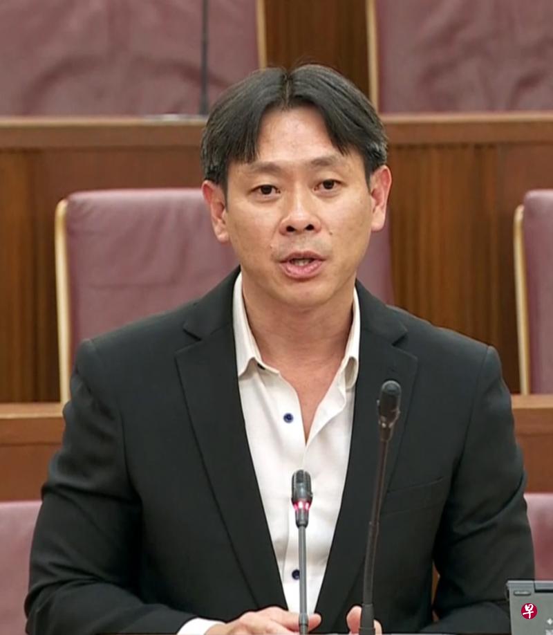 很多新加坡人会在住宅和商业区的街边停车，对一些人来说，这也是他们唯一能够停车的地方。我们应该提供街边充电的选项。在美国西雅图，市政府会免费安装街边充电设备。我们也应该根据一套结合成本、可及性和其他因素的框架，制定自己的计划。——黄国光（义顺集选区）