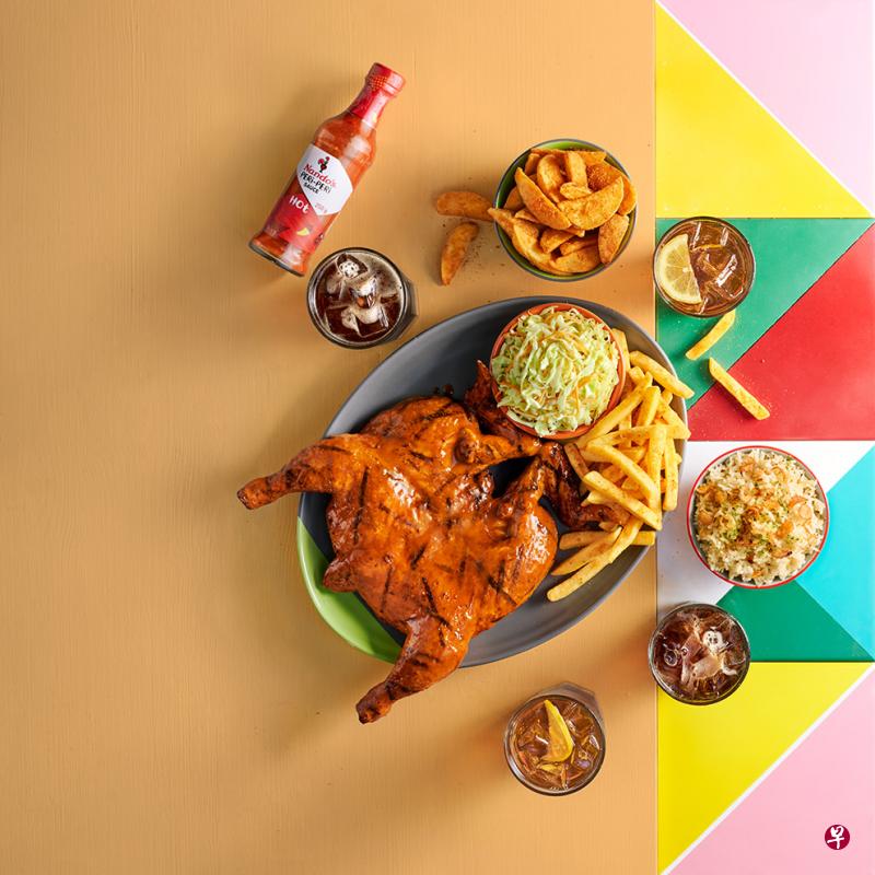 著名连锁烤鸡店Nando's推出丰盛的佳节烤鸡套餐。（餐馆提供）