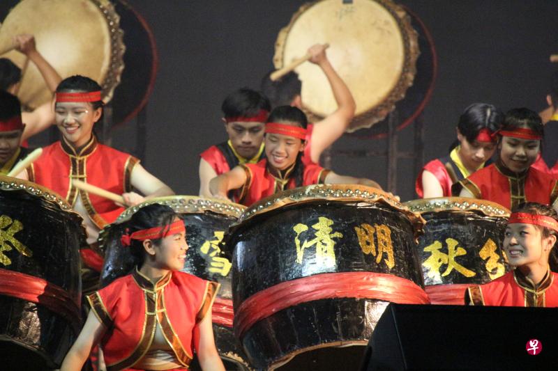 芙蓉中华中学华人文化节大汇演。（李国梁摄）