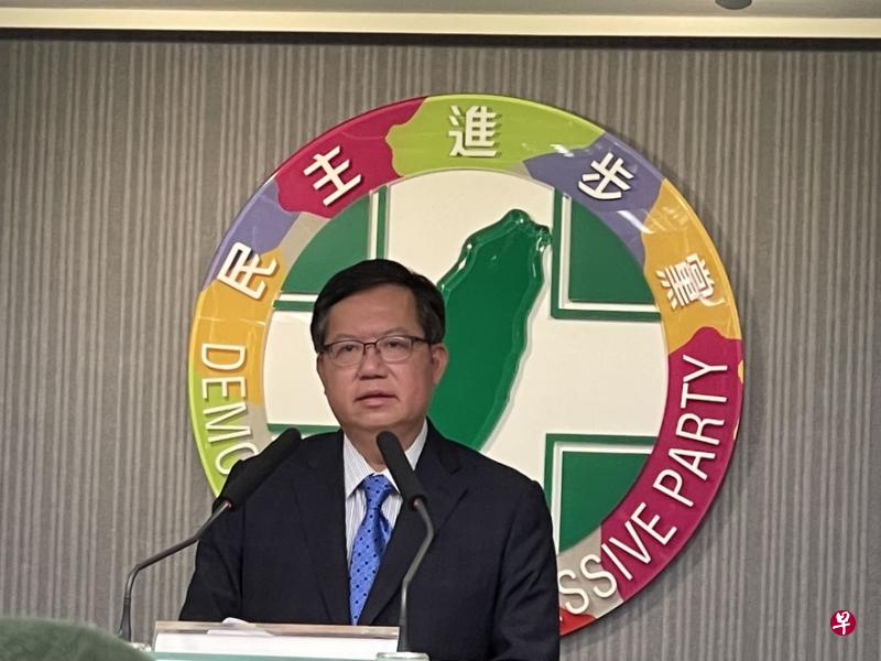 民进党“九合一”败选检讨小组召集人郑文灿，星期三在中央党部召开记者会，分别对败选原因提出说明。 （庄慧良摄）